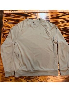 Nike Dri-FIT light green crewneck sweatshirt